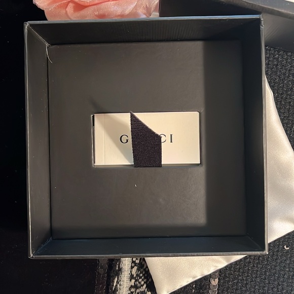 Gucci Silk Flower Brooch - Pink - New in Box with Authenticity Papers - Picture 6 of 8